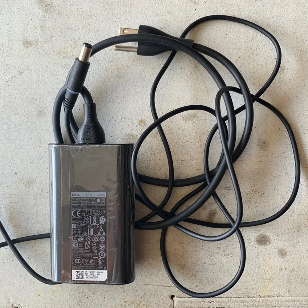 Dell 65W laptop charger
